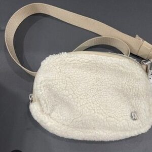 NWT Lululemon Everywhere Belt Bag - 1L Fleece Natural Ivory / Trench